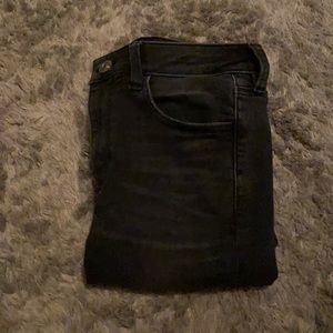black ripped skinny jeans